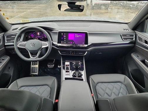 2025 Volkswagen Atlas Cross Sport 2.0T SEL Premium R-Line