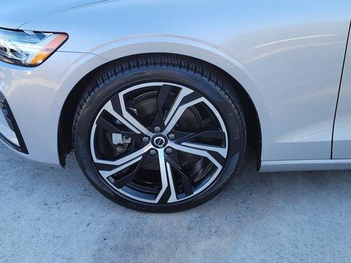 2025 Volvo S60 B5 Core