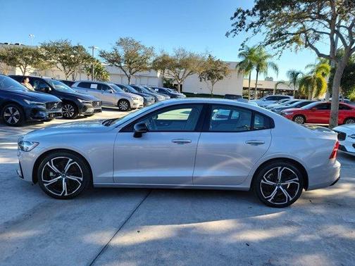 2025 Volvo S60 B5 Core