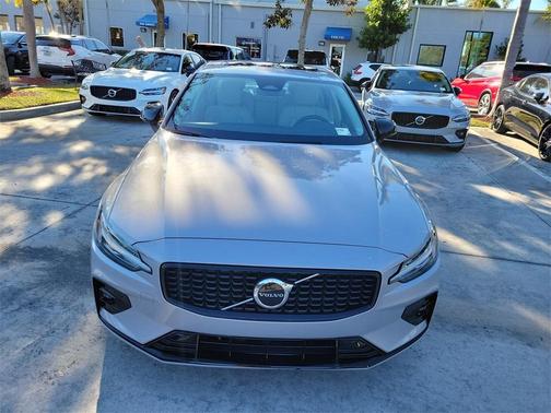 2025 Volvo S60 B5 Core