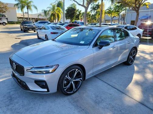 2025 Volvo S60 B5 Core