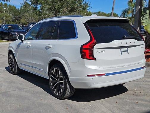 2025 Volvo XC90 B6 Plus 7-Seater