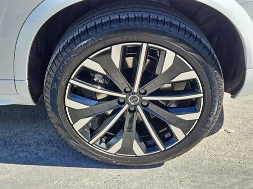 2025 Volvo XC90 B6 Plus 7-Seater