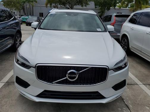 2021 Volvo XC60 T5 Momentum