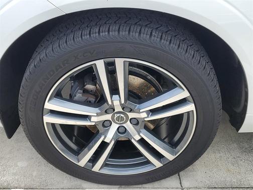 2021 Volvo XC60 T5 Momentum