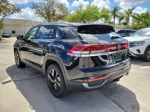 2024 Volkswagen Atlas Cross Sport 2.0T SE w/Technology