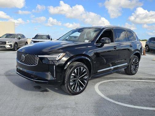2025 Volvo XC90 Plug-In Hybrid T8 Plus 7-Seater