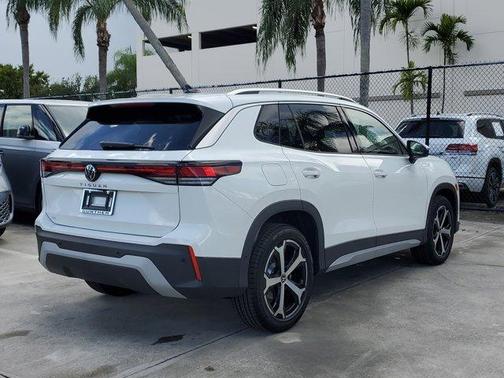 2025 Volkswagen Tiguan 2.0T SE