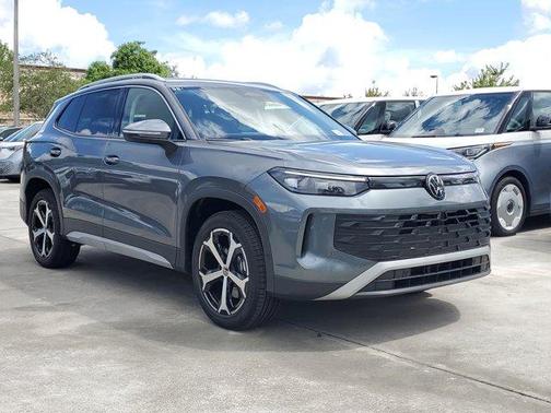 2025 Volkswagen Tiguan 2.0T SE