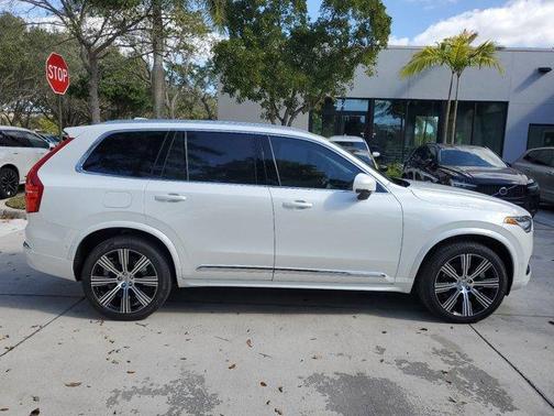 2025 Volvo XC90 Plug-In Hybrid T8 Ultra 6-Seater