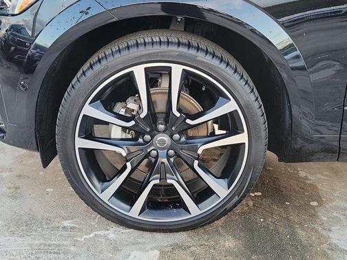 2025 Volvo XC60 B5 Ultra