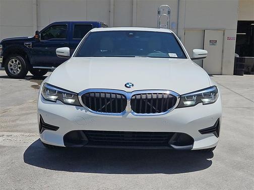 2019 BMW 330 i