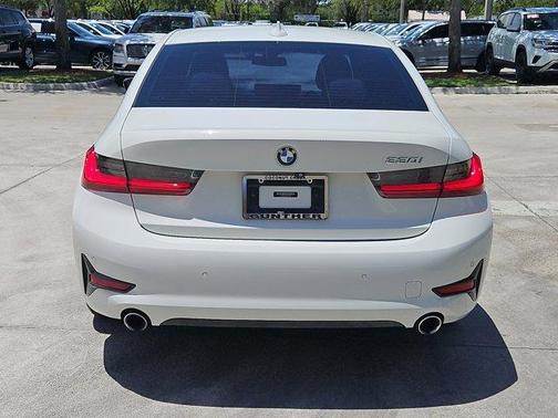 2019 BMW 330 i