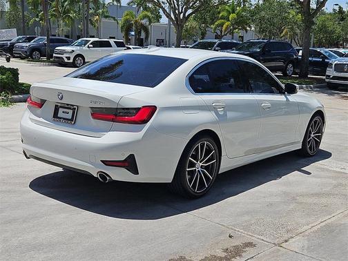 2019 BMW 330 i