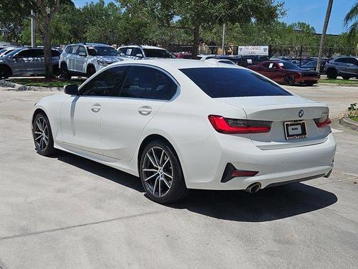 2019 BMW 330 i