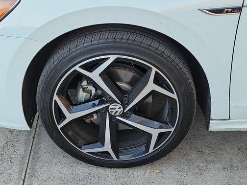 2022 Volkswagen Passat 2.0T R-Line