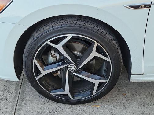 2022 Volkswagen Passat 2.0T R-Line