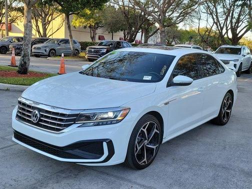 2022 Volkswagen Passat 2.0T R-Line