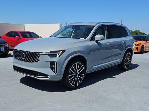 2025 Volvo XC90 B6 Ultra