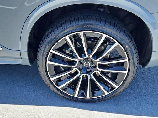 2025 Volvo XC90 B6 Ultra