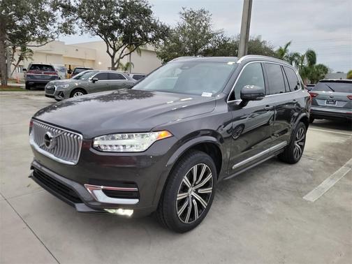 2023 Volvo XC90 B5 Plus