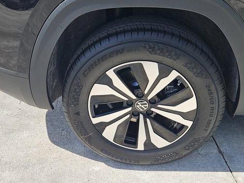 2025 Volkswagen Atlas Cross Sport 2.0T SE
