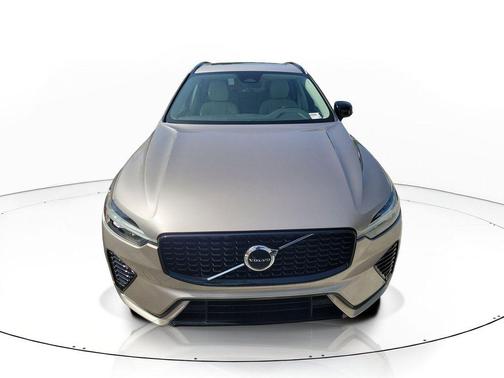 Bright 2024 Volvo XC60 B5 Core