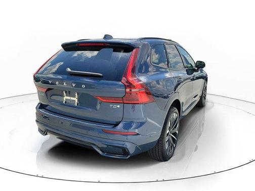 Denim Blue Metallic 2026 Volvo XC60 Plug-In Hybrid T8 Ultra