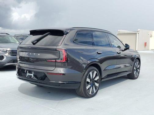 2025 Volvo EX90 Twin Motor Performance Ultra