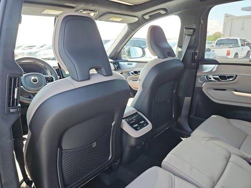 2025 Volvo XC90 B6 Ultra