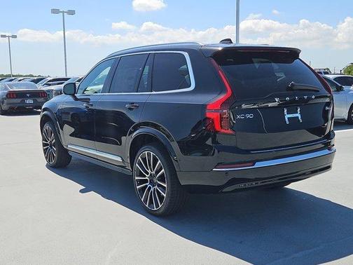 2025 Volvo XC90 B6 Ultra