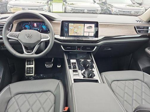 2025 Volkswagen Atlas 2.0T SEL Premium R-Line