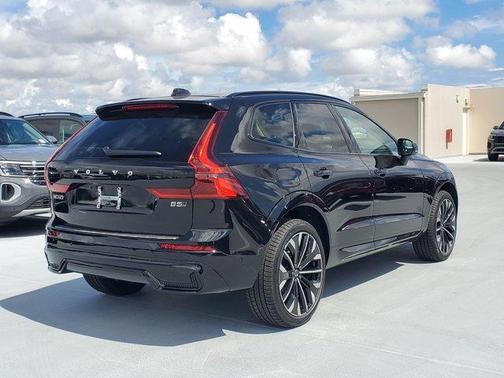2026 Volvo XC60 B5 Ultra