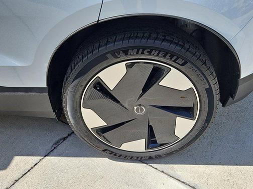 2025 Volvo EX30 Twin Motor Plus