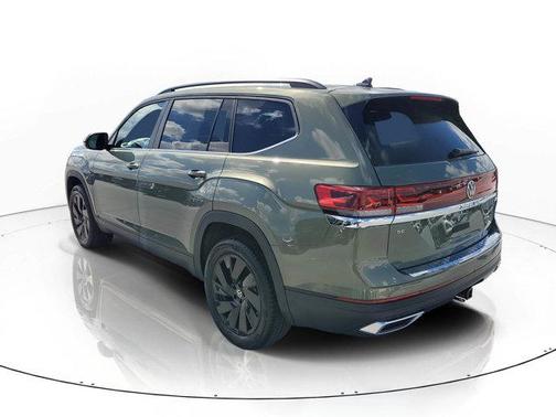 Avocado Green Pearl 2026 Volkswagen Atlas 2.0T SE W/TECHNOLOGY