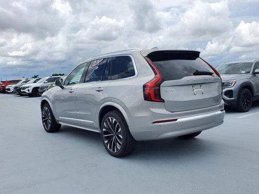 2025 Volvo XC90 B6 Core