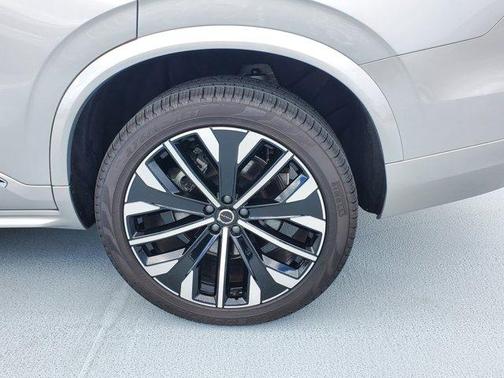 2025 Volvo XC90 B6 Core