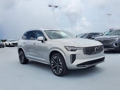 2025 Volvo XC90 B6 Core