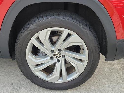 2021 Volkswagen Atlas Cross Sport 2.0T SE w/Technology