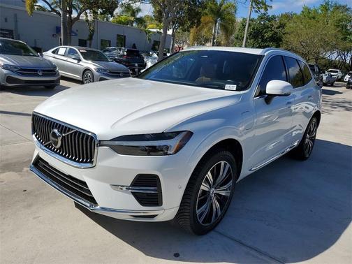 2022 Volvo XC60 Recharge Plug-In Hybrid T8 Inscription Extended Range