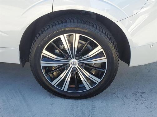2022 Volvo XC60 Recharge Plug-In Hybrid T8 Inscription Extended Range