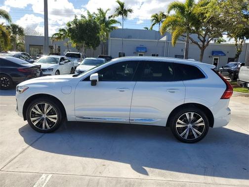 2022 Volvo XC60 Recharge Plug-In Hybrid T8 Inscription Extended Range