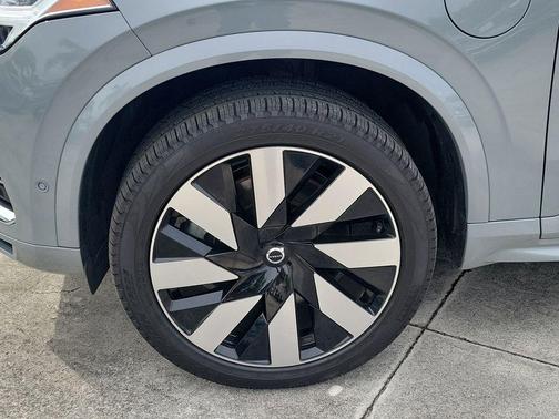 Gray Metallic 2024 Volvo XC90 Recharge Plug-In Hybrid T8 Ultimate Bright Theme 7-Seater