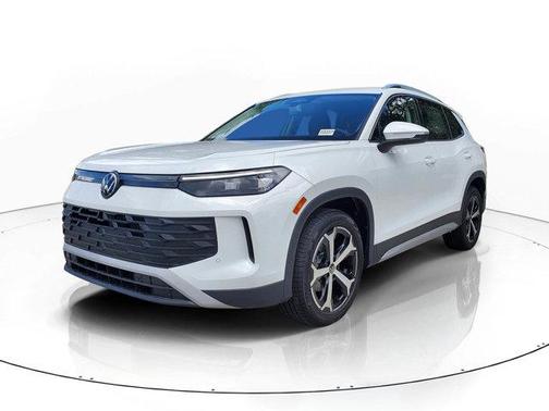 Pure White 2026 Volkswagen Tiguan 2.0T SE