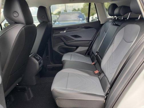Pure White 2026 Volkswagen Tiguan 2.0T SE