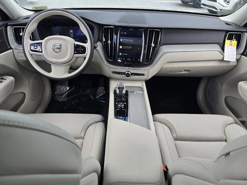 2025 Volvo XC60 B5 Ultra
