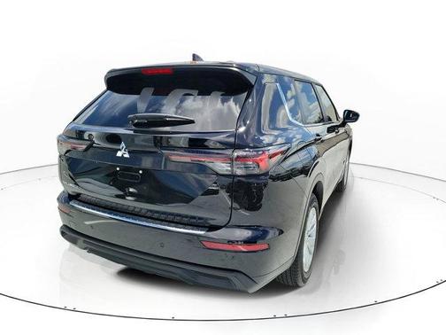 Black 2026 Mitsubishi Outlander ES