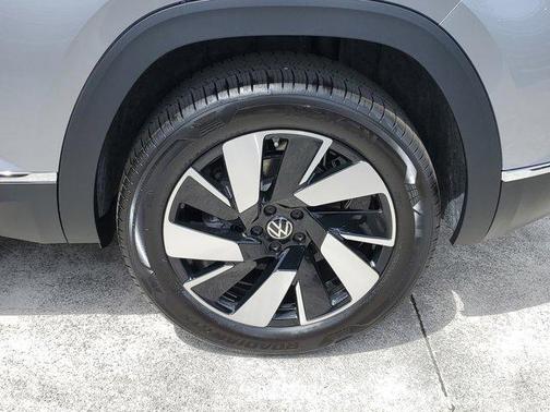 2025 Volkswagen Atlas Cross Sport 2.0T SEL