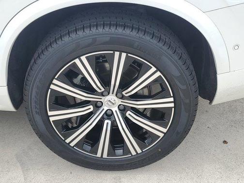 2024 Volvo XC90 B5 Plus Bright Theme