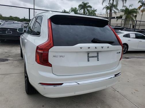 2024 Volvo XC90 B5 Plus Bright Theme